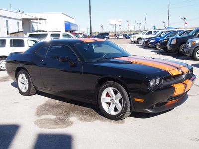 dodge challenger 2012 black coupe sxt flex fuel 6 cylinders rear wheel drive automatic 77532