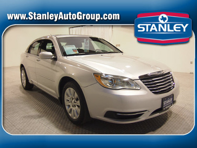 chrysler 200 2011 silver sedan lx gasoline 4 cylinders front wheel drive automatic 75219