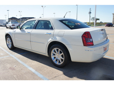chrysler 300 2008 white sedan touring gasoline 6 cylinders rear wheel drive not specified 77034