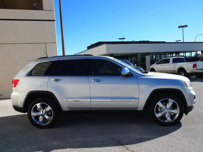 jeep grand cherokee 2011 silver suv overland gasoline 6 cylinders 2 wheel drive automatic 76011