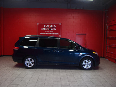 toyota sienna 2011 green van le 8 passenger gasoline 6 cylinders front wheel drive automatic 76116