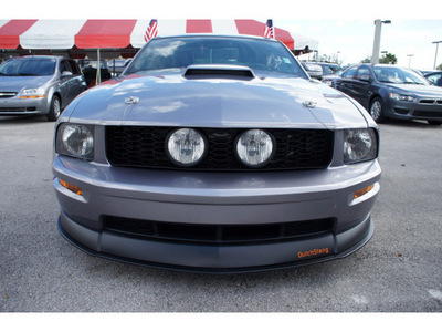 ford mustang 2006 silver coupe gt premium gasoline 8 cylinders rear wheel drive automatic 33157