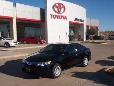 toyota camry 2012 black sedan le gasoline 4 cylinders front wheel drive automatic 76049