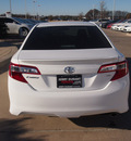 toyota camry 2012 white sedan se gasoline 4 cylinders front wheel drive automatic 76049