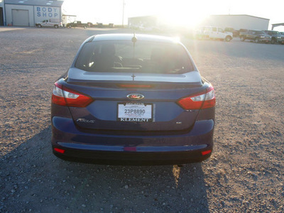 ford focus 2012 dk  blue sedan se 4 cylinders automatic 76234