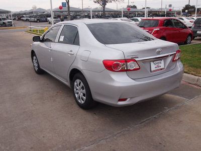 toyota corolla 2013 silver sedan l gasoline 4 cylinders front wheel drive automatic 76116