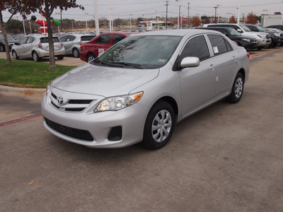 toyota corolla 2013 silver sedan l gasoline 4 cylinders front wheel drive automatic 76116