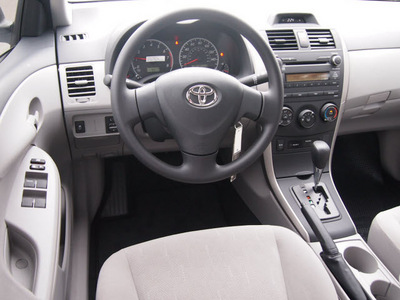 toyota corolla 2013 silver sedan l gasoline 4 cylinders front wheel drive automatic 76116