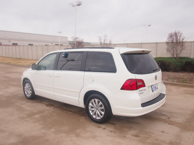 volkswagen routan 2012 white van se 6 cylinders automatic 76108