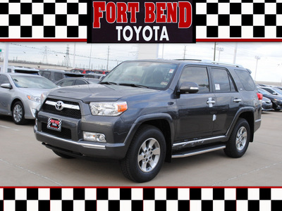 toyota 4runner 2013 gray suv sr5 gasoline 6 cylinders 2 wheel drive automatic 77469