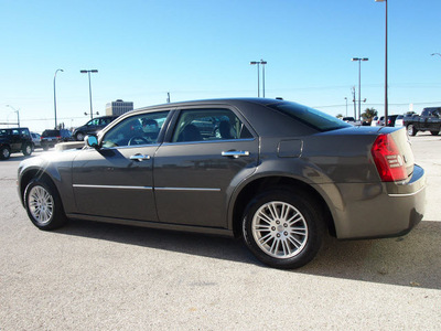 chrysler 300 2010 gray sedan touring gasoline 6 cylinders rear wheel drive automatic 76011