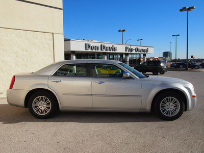 chrysler 300 2010 silver sedan touring gasoline 6 cylinders rear wheel drive automatic 76011