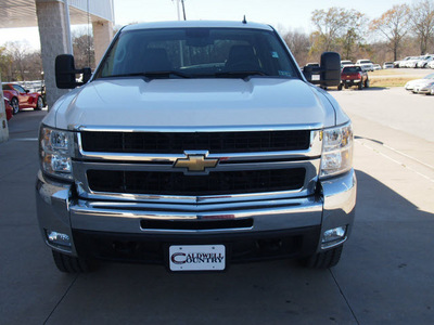 chevrolet silverado 2500hd 2009 white ltz gasoline 8 cylinders 4 wheel drive automatic with overdrive 77836