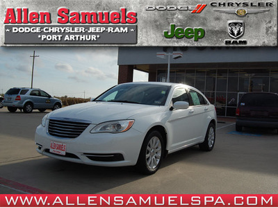 chrysler 200 2012 white sedan touring gasoline 4 cylinders front wheel drive automatic with overdrive 77642