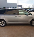 toyota sienna 2011 silver van le gasoline 6 cylinders front wheel drive 6 speed automatic 77090