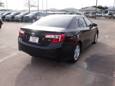 toyota camry 2012 black sedan se 4 cylinders automatic 76116