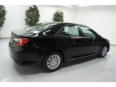 toyota camry 2012 black sedan le gasoline 4 cylinders front wheel drive automatic 91731