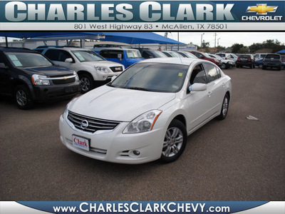 nissan altima 2010 white sedan 2 5 s 4 cylinders automatic 78501