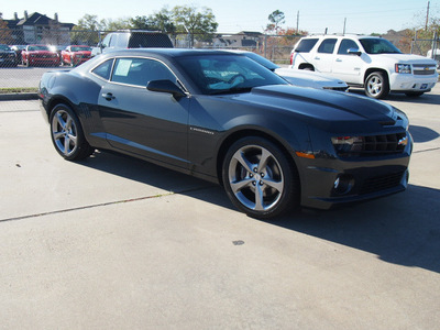 chevrolet camaro 2013 dk  gray coupe ss 8 cylinders manual 77090