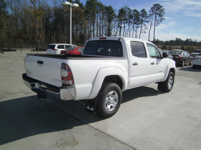 toyota tacoma 2013 white v6 gasoline 6 cylinders 4 wheel drive automatic 75569