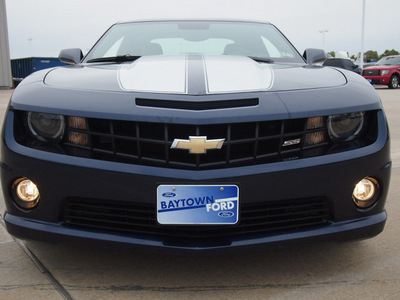 chevrolet camaro 2010 blue coupe ss 8 cylinders 6 speed automatic 77521