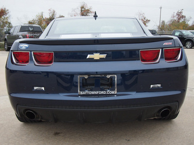 chevrolet camaro 2010 blue coupe ss 8 cylinders 6 speed automatic 77521