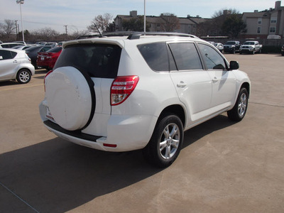 toyota rav4 2012 white suv gasoline 4 cylinders 2 wheel drive automatic 76116