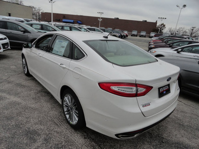 ford fusion 2013 white sedan se 4 cylinders automatic with overdrive 60546
