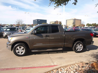 toyota tundra 2009 dk  green grade gasoline 8 cylinders 2 wheel drive automatic 76053