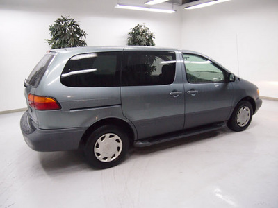 toyota sienna 2000 green van ce gasoline 6 cylinders front wheel drive automatic 91731