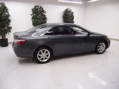 toyota camry 2007 dk  gray sedan le gasoline 4 cylinders front wheel drive automatic 91731