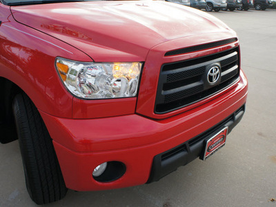 toyota tundra 2010 red grade 8 cylinders 6 speed automatic 76210
