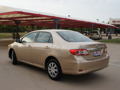 toyota corolla 2011 tan sedan le 4 cylinders automatic 76210