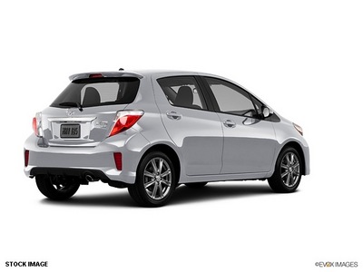 toyota yaris 2013 silver hatchback 4 cylinders not specified 76210