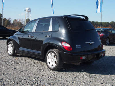 chrysler pt cruiser 2007 black wagon touring gasoline 4 cylinders front wheel drive not specified 27569