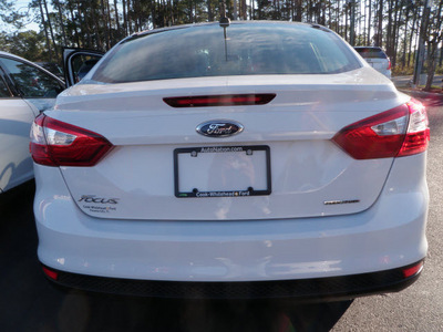 ford focus 2013 white sedan s flex fuel 4 cylinders front wheel drive automatic 32401