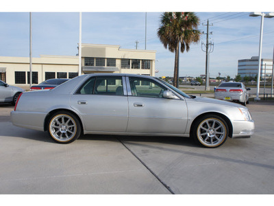 cadillac dts 2007 silver sedan performance gasoline 8 cylinders front wheel drive automatic 77043