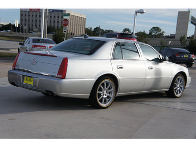 cadillac dts 2007 silver sedan performance gasoline 8 cylinders front wheel drive automatic 77043
