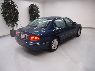 hyundai sonata 2002 blue sedan gls gasoline 6 cylinders front wheel drive automatic 91731