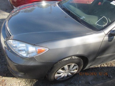 toyt camry le x gray