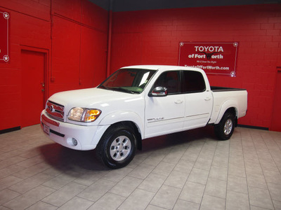 toyota tundra 2004 white sr5 gasoline 8 cylinders rear wheel drive automatic with overdrive 76116