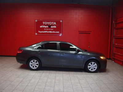 toyota camry 2011 gray sedan le gasoline 4 cylinders front wheel drive automatic 76116