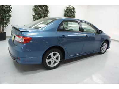 toyota corolla 2013 lt  blue sedan s gasoline 4 cylinders front wheel drive automatic 91731