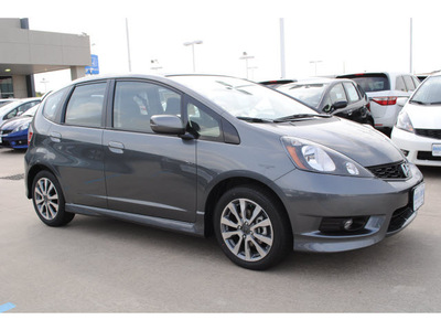 honda fit 2013 dk  gray hatchback sport gasoline 4 cylinders front wheel drive shiftable automatic 77025