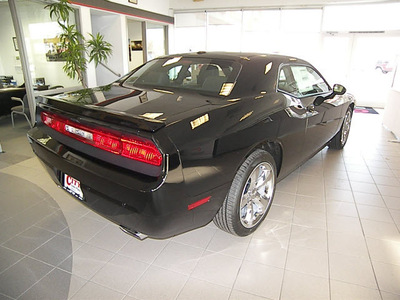 dodge challenger 2013 black coupe r t gasoline 8 cylinders rear wheel drive automatic 81212