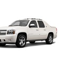 chevrolet black diamond avalanche 2013 white flex fuel 8 cylinders 4 wheel drive not specified 32086