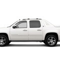 chevrolet black diamond avalanche 2013 white flex fuel 8 cylinders 4 wheel drive not specified 32086