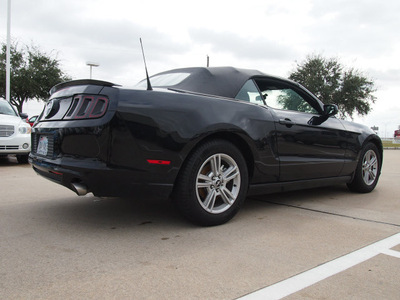 ford mustang 2013 black lx conv gasoline 6 cylinders rear wheel drive automatic 77505