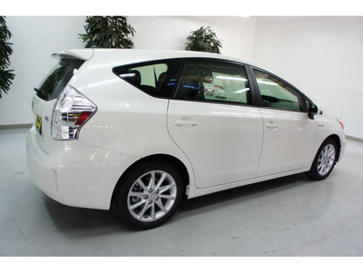 toyota prius v 2013 blizzard pearl wagon five hybrid 4 cylinders front wheel drive automatic 91731