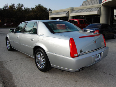 cadillac dts 2010 lt  gray sedan 4 6l v8 gasoline 8 cylinders front wheel drive automatic 76011